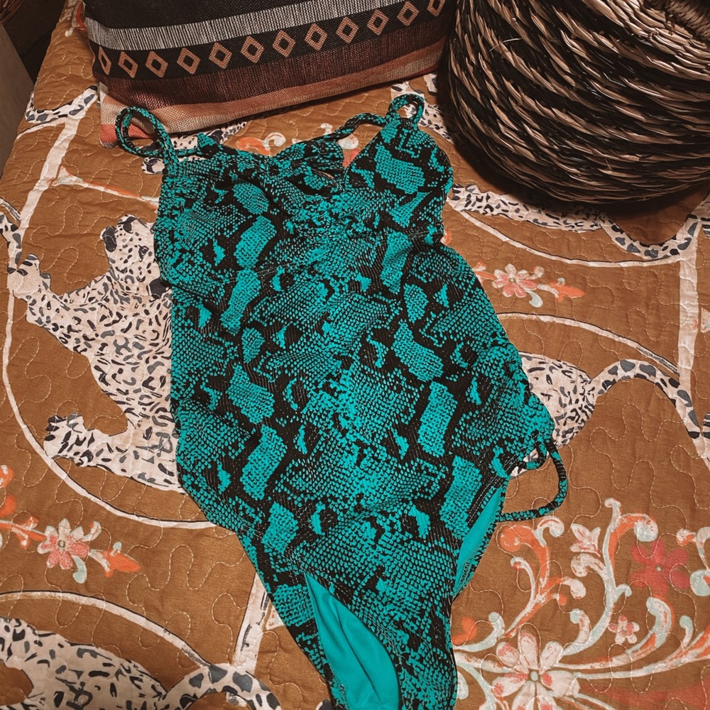 Snake one piece bathing suit 🐍
